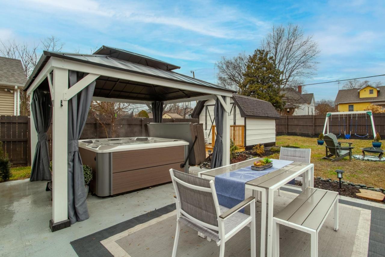 Blue Valley Inn - Hot Tub & Spacious Play Area! 녹스빌 외부 사진